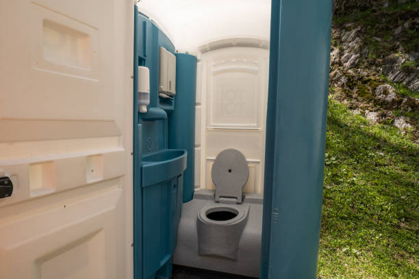 Best Temporary restroom rental  in Newark, NY